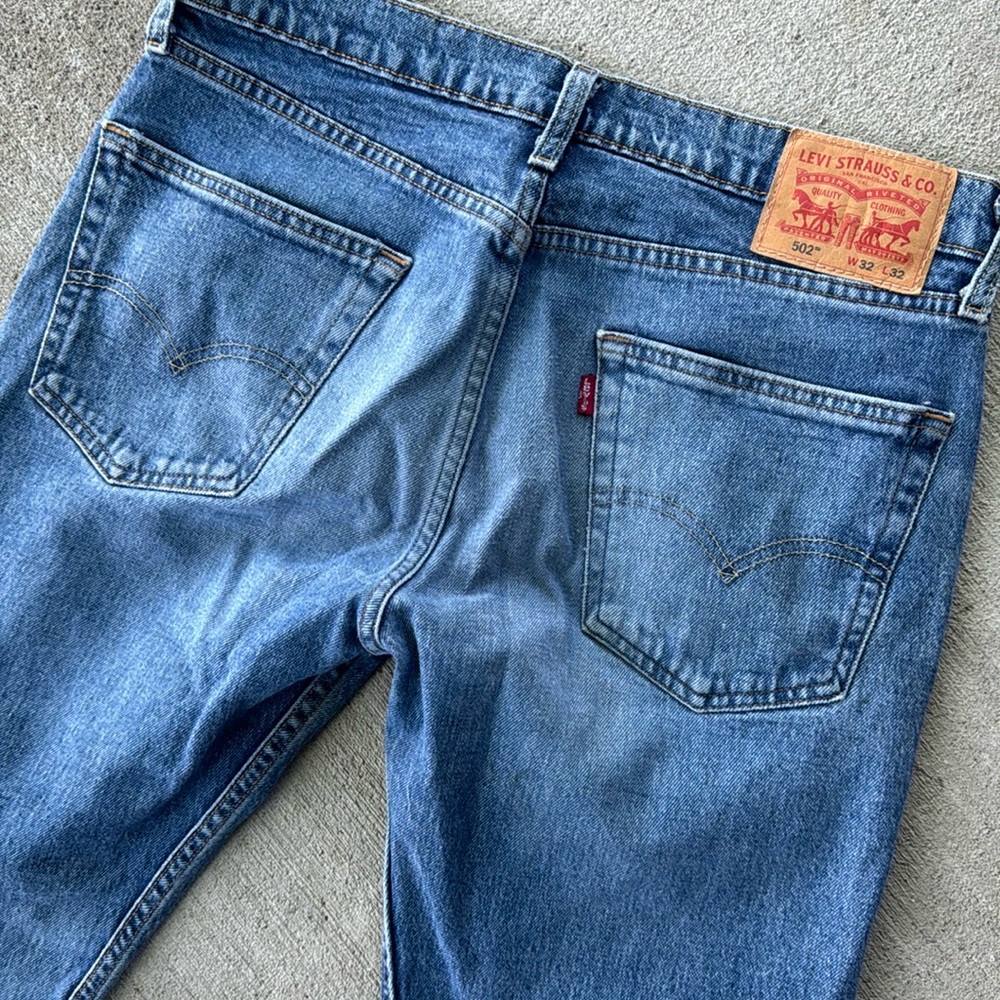 Levi’s 502 taper leg - Picture 2 of 5